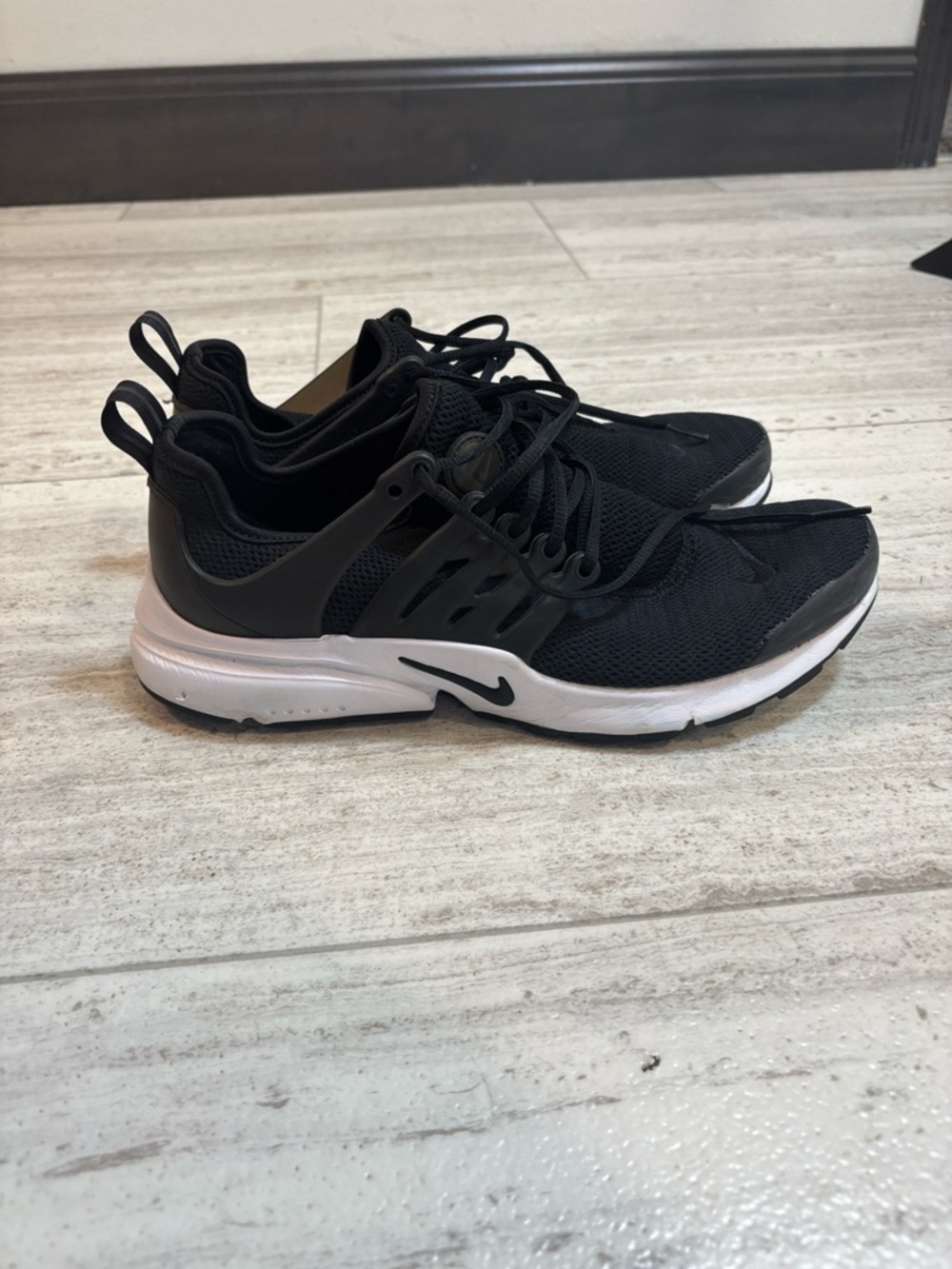 Nike Air Presto Womens Shoes Size 10, Color: Black/White